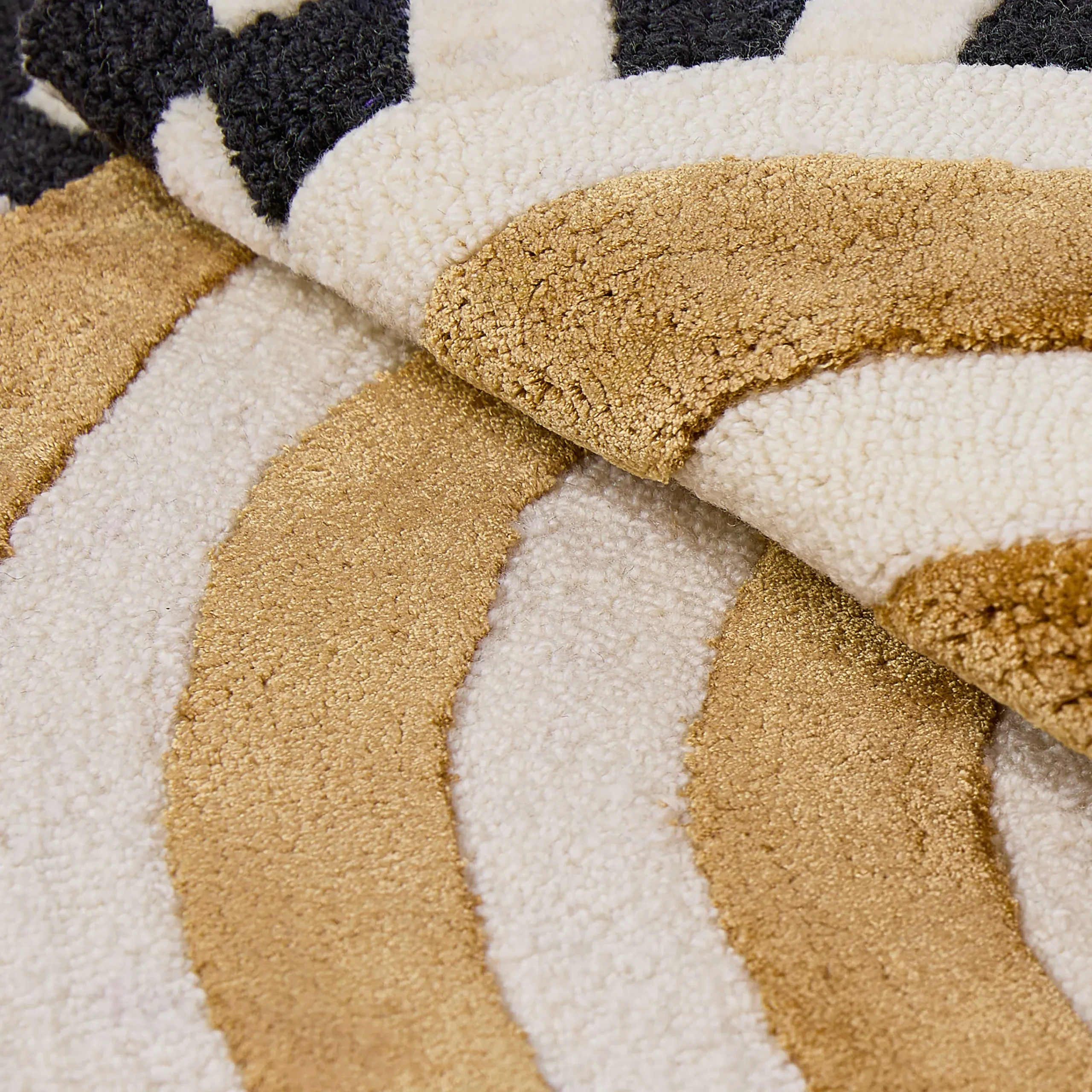 MacKenzie-Childs Concentric Circle Wheat 6' Round Rug| Rugs