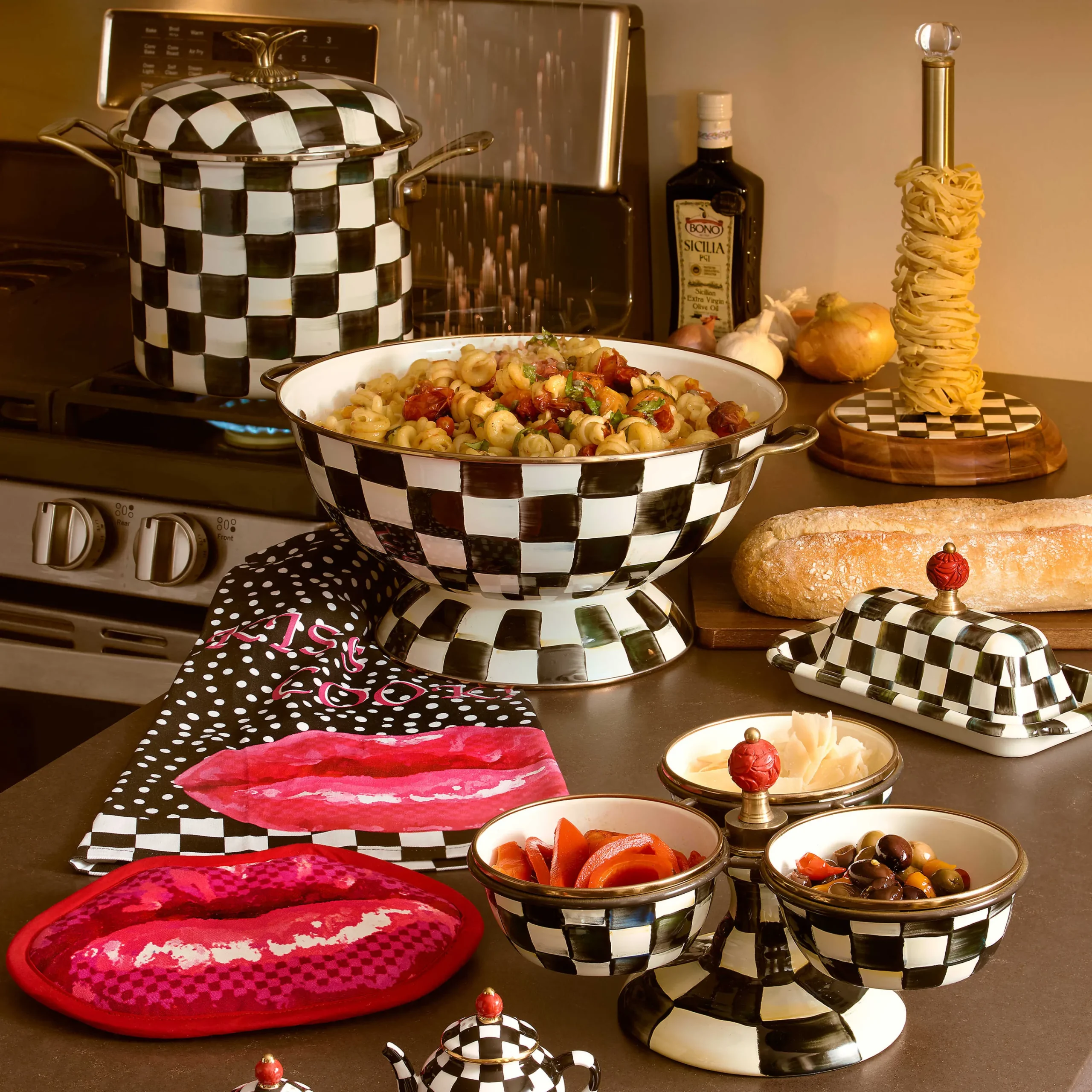 MacKenzie-Childs Courtly Check 7 Quart Stockpot| Cookware & Bakeware