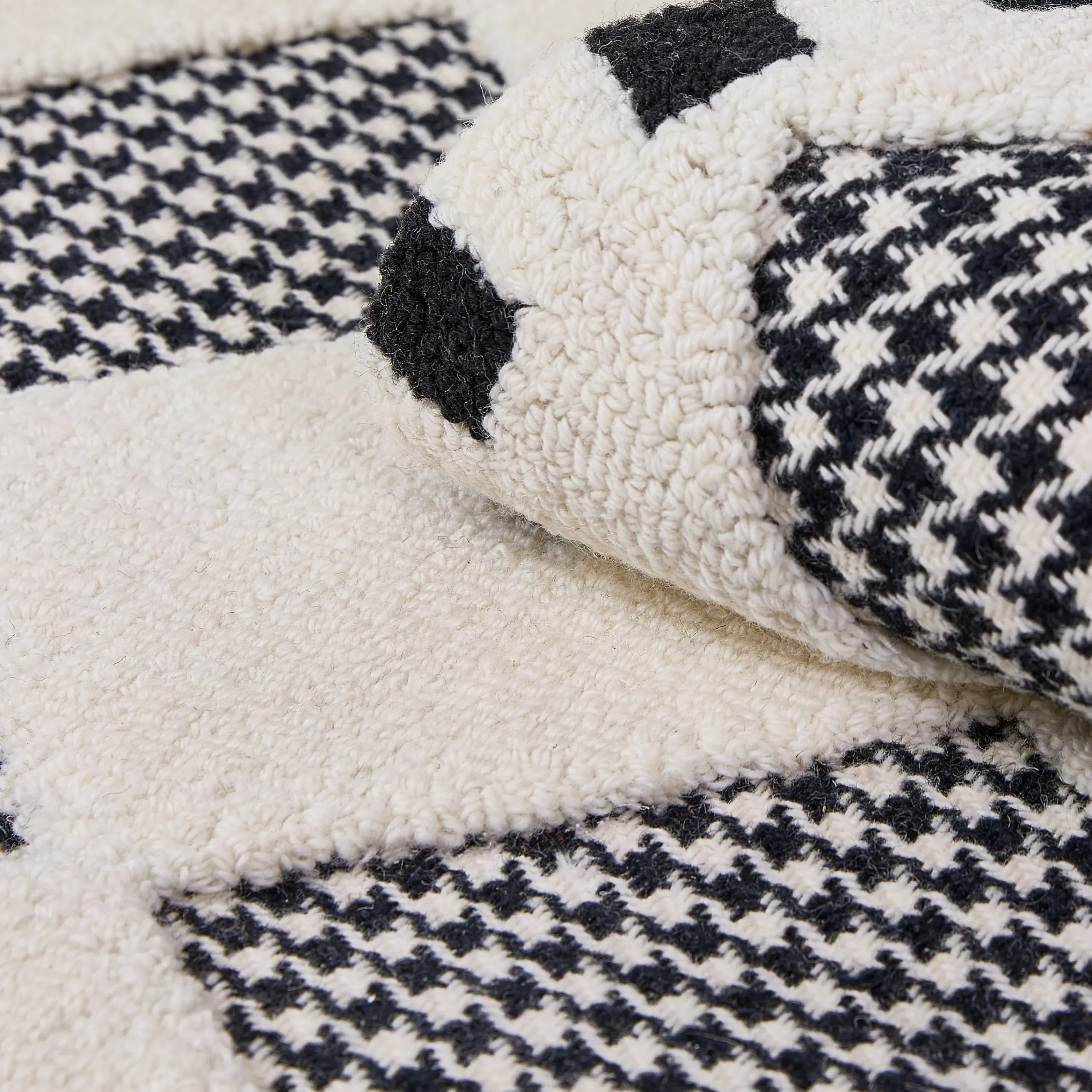 MacKenzie-Childs Houndstooth Check Diamond 3' x 5' Rug| Rugs